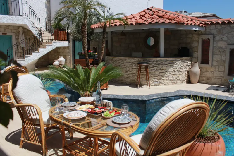 Avlu Alaçatı butik otel