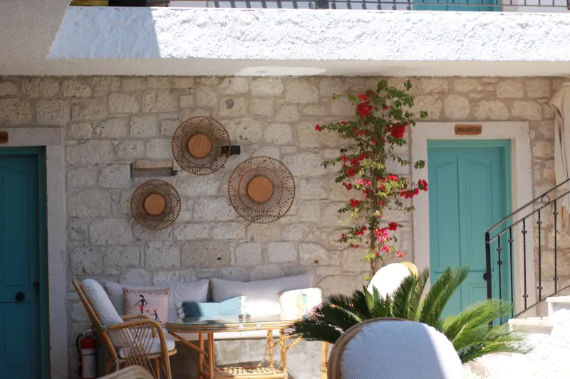 Avlu Alaçatı butik otel