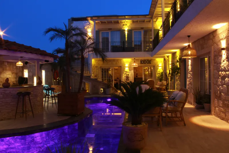 Avlu Alaçatı butik otel